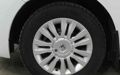 Renault Logan II, 2015 год, 725 000 рублей, 15 фотография