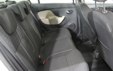 Renault Logan II, 2015 год, 725 000 рублей, 19 фотография