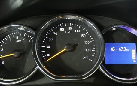 Renault Logan II, 2015 год, 725 000 рублей, 20 фотография