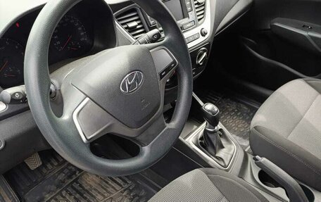 Hyundai Solaris II рестайлинг, 2018 год, 1 299 000 рублей, 8 фотография