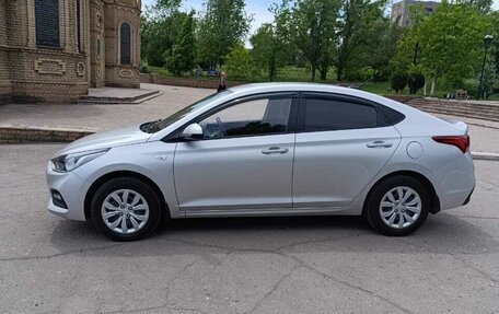 Hyundai Solaris II рестайлинг, 2018 год, 1 299 000 рублей, 2 фотография