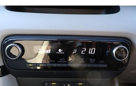 Toyota Yaris, 2023 год, 1 100 000 рублей, 15 фотография