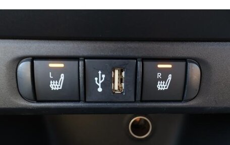 Toyota Yaris, 2023 год, 1 100 000 рублей, 12 фотография