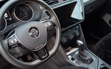 Volkswagen Tiguan II, 2021 год, 2 890 000 рублей, 10 фотография