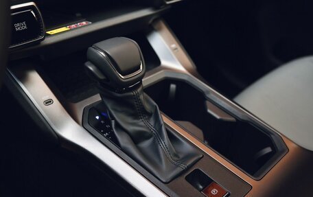 Toyota RAV4, 2026 год, 4 400 000 рублей, 29 фотография