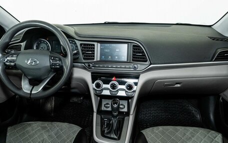 Hyundai Elantra VI рестайлинг, 2019 год, 1 050 000 рублей, 7 фотография