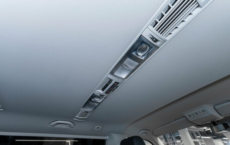 Volkswagen Multivan T6 рестайлинг, 2019 год, 4 000 000 рублей, 14 фотография