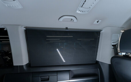 Volkswagen Multivan T6 рестайлинг, 2019 год, 4 000 000 рублей, 15 фотография