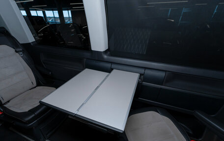 Volkswagen Multivan T6 рестайлинг, 2019 год, 4 000 000 рублей, 16 фотография