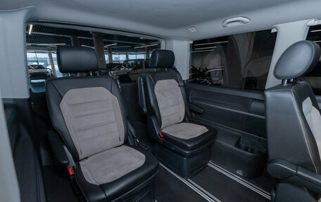 Volkswagen Multivan T6 рестайлинг, 2019 год, 4 000 000 рублей, 13 фотография