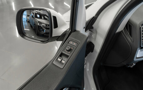 Volkswagen Multivan T6 рестайлинг, 2019 год, 4 000 000 рублей, 17 фотография