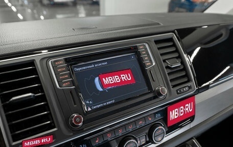 Volkswagen Multivan T6 рестайлинг, 2019 год, 4 000 000 рублей, 22 фотография