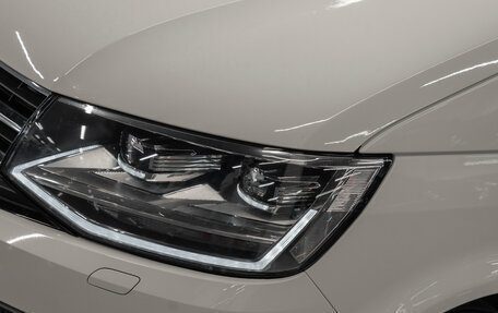 Volkswagen Multivan T6 рестайлинг, 2019 год, 4 000 000 рублей, 26 фотография