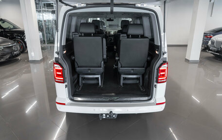 Volkswagen Multivan T6 рестайлинг, 2019 год, 4 000 000 рублей, 25 фотография