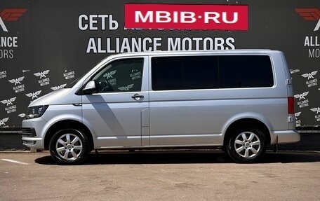 Volkswagen Caravelle T6 рестайлинг, 2015 год, 2 600 000 рублей, 4 фотография