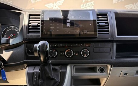 Volkswagen Caravelle T6 рестайлинг, 2015 год, 2 600 000 рублей, 14 фотография