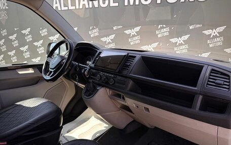 Volkswagen Caravelle T6 рестайлинг, 2015 год, 2 600 000 рублей, 23 фотография