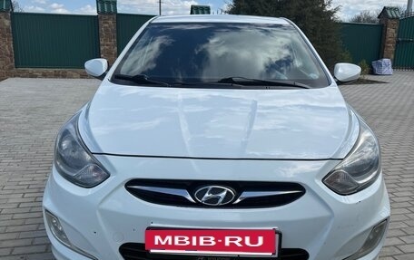 Hyundai Solaris II рестайлинг, 2013 год, 995 000 рублей, 2 фотография