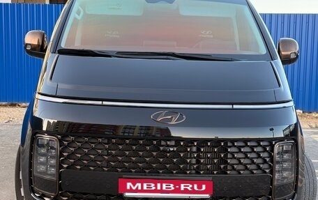 Hyundai Staria, 2023 год, 6 100 000 рублей, 2 фотография