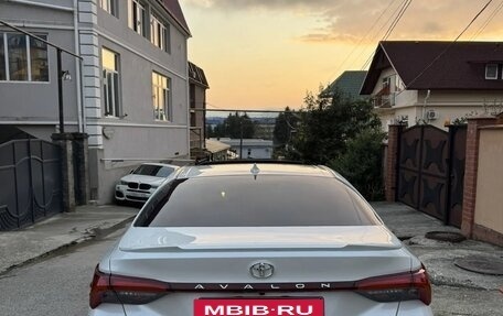 Toyota Avalon, 2022 год, 3 800 000 рублей, 5 фотография