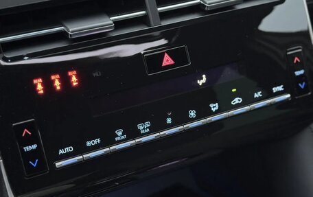 Toyota Avalon, 2022 год, 3 800 000 рублей, 23 фотография