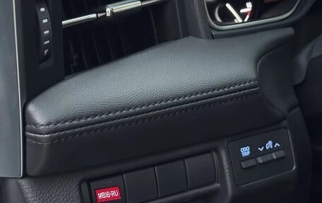 Toyota Avalon, 2022 год, 3 800 000 рублей, 28 фотография