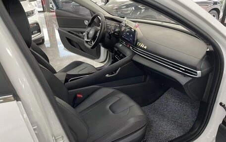 Hyundai Elantra, 2022 год, 1 645 000 рублей, 5 фотография