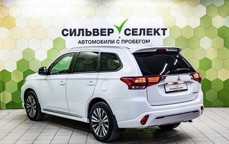 Mitsubishi Outlander III рестайлинг 3, 2022 год, 2 700 000 рублей, 6 фотография