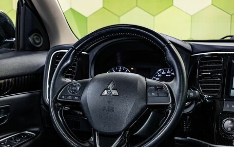 Mitsubishi Outlander III рестайлинг 3, 2022 год, 2 700 000 рублей, 16 фотография