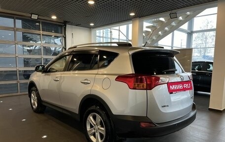 Toyota RAV4, 2013 год, 1 988 000 рублей, 5 фотография