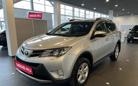 Toyota RAV4, 2013 год, 1 988 000 рублей, 7 фотография