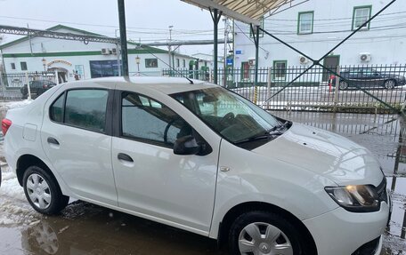 Renault Logan II, 2017 год, 610 000 рублей, 2 фотография