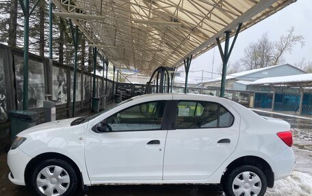 Renault Logan II, 2017 год, 610 000 рублей, 3 фотография