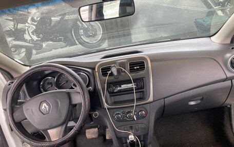 Renault Logan II, 2017 год, 610 000 рублей, 8 фотография