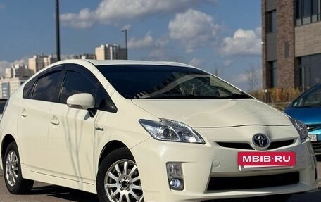 Toyota Prius, 2009 год, 625 000 рублей, 2 фотография