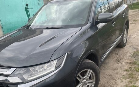 Mitsubishi Outlander III рестайлинг 3, 2017 год, 1 950 000 рублей, 5 фотография