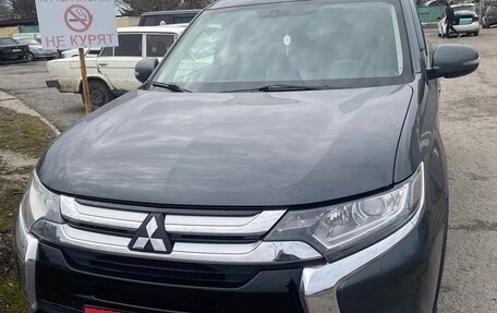 Mitsubishi Outlander III рестайлинг 3, 2017 год, 1 950 000 рублей, 6 фотография