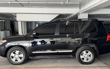 Toyota Land Cruiser 200, 2013 год, 3 300 000 рублей, 7 фотография