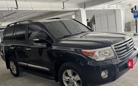 Toyota Land Cruiser 200, 2013 год, 3 300 000 рублей, 2 фотография