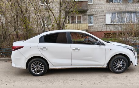 KIA Rio IV, 2021 год, 980 000 рублей, 3 фотография