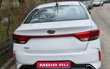 KIA Rio IV, 2021 год, 980 000 рублей, 2 фотография