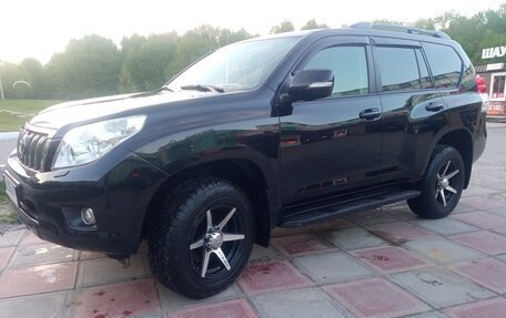 Toyota Land Cruiser Prado 150 рестайлинг 2, 2011 год, 2 850 000 рублей, 3 фотография