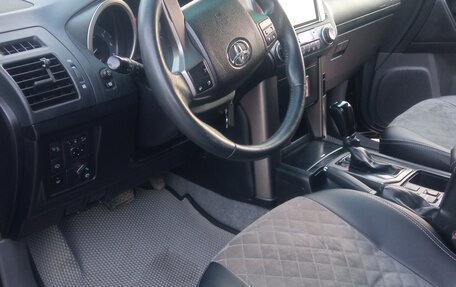 Toyota Land Cruiser Prado 150 рестайлинг 2, 2011 год, 2 850 000 рублей, 11 фотография