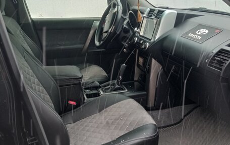 Toyota Land Cruiser Prado 150 рестайлинг 2, 2011 год, 2 850 000 рублей, 8 фотография