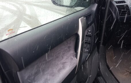 Toyota Land Cruiser Prado 150 рестайлинг 2, 2011 год, 2 850 000 рублей, 22 фотография