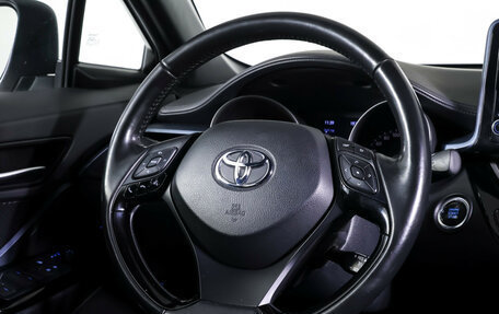 Toyota C-HR I рестайлинг, 2019 год, 2 690 000 рублей, 13 фотография