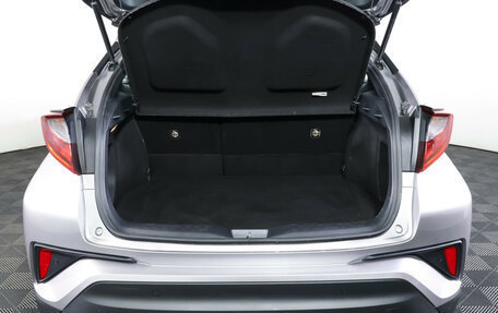 Toyota C-HR I рестайлинг, 2019 год, 2 690 000 рублей, 9 фотография