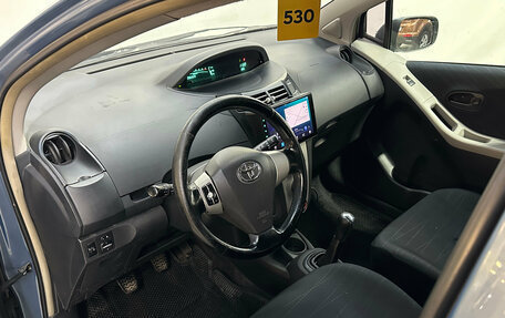 Toyota Yaris III рестайлинг, 2006 год, 420 000 рублей, 6 фотография