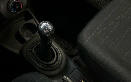 Toyota Yaris III рестайлинг, 2006 год, 420 000 рублей, 15 фотография