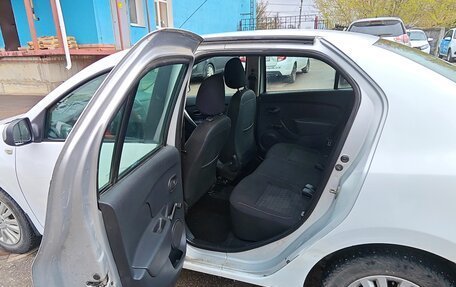 Renault Logan II, 2017 год, 385 000 рублей, 5 фотография